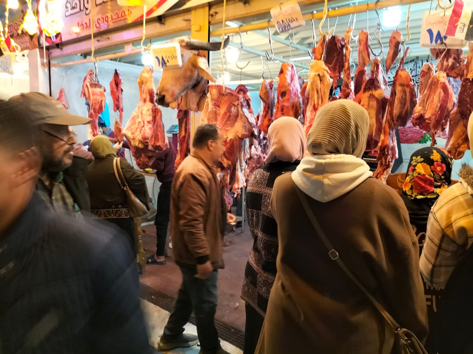 إقبال على معارض أهلا رمضان بالإسكندرية 