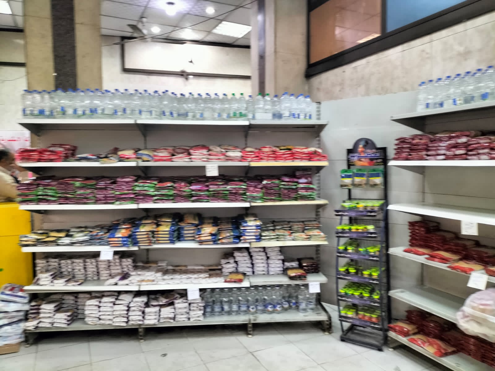 إقبال على معارض أهلا رمضان بالإسكندرية 