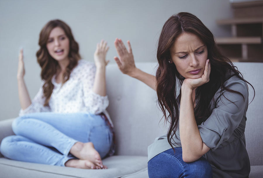 تفسير حلم رؤية صديقة أحبها في المنام