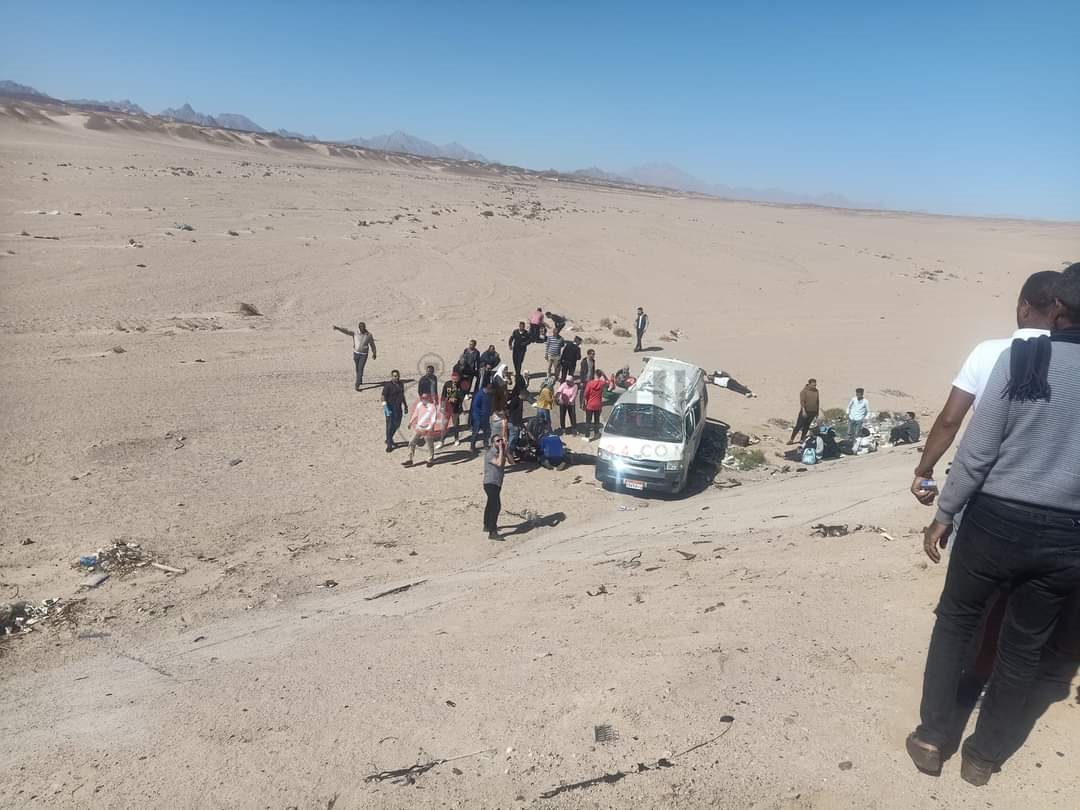 انقلاب ميكروباص بطريق الغردقة سفاجا 