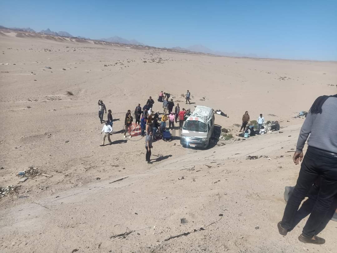 انقلاب ميكروباص بطريق الغردقة سفاجا 