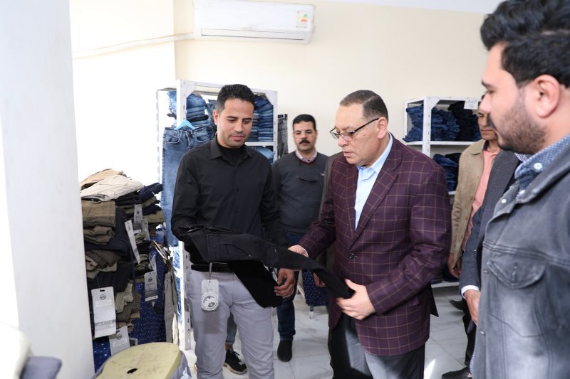 محافظ الشرقية يفتتح معرض السلع الاستهلاكية 03