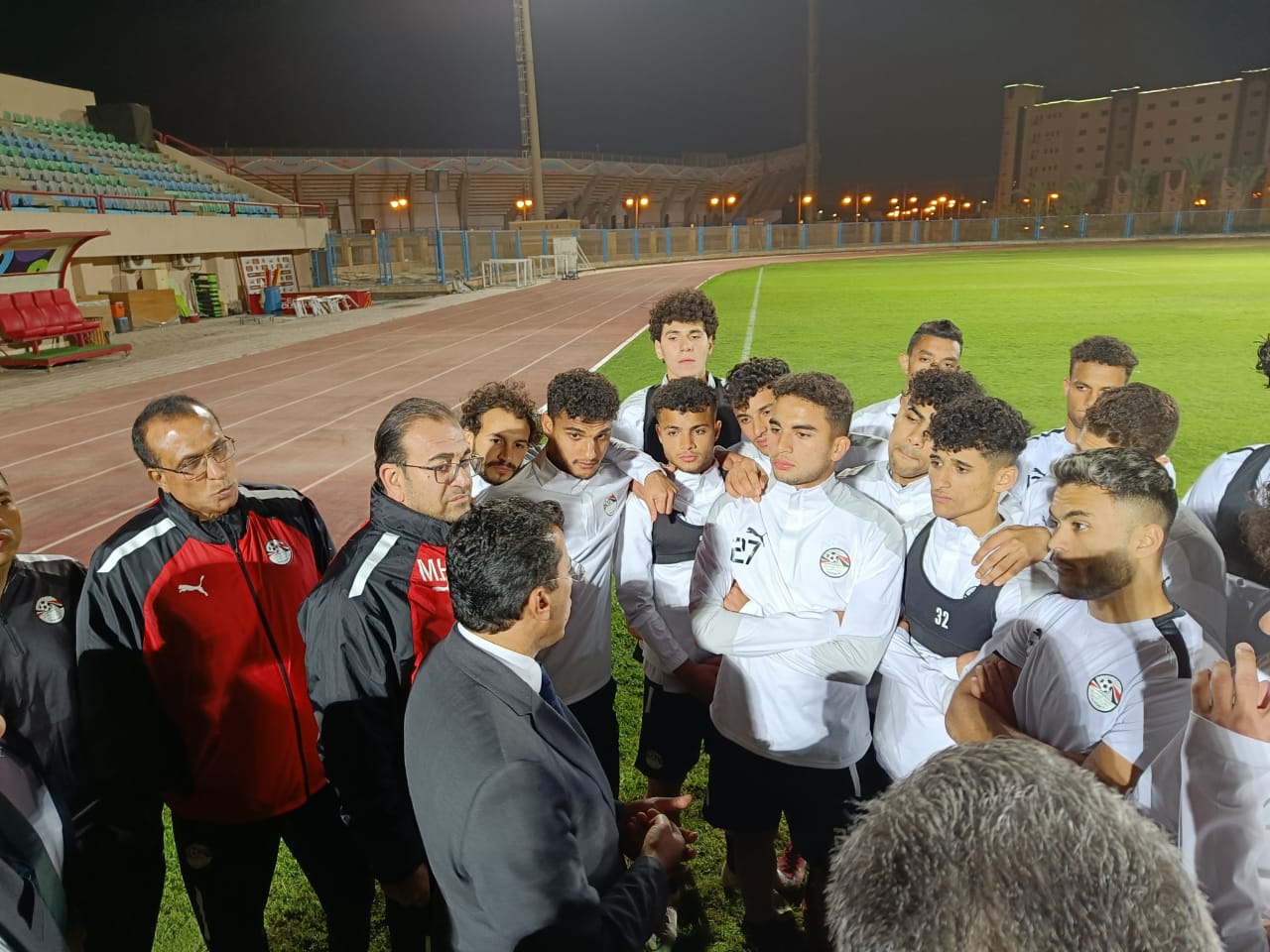 زيارة وزير الرياضة لمران المنتخب الأولمبي (17)