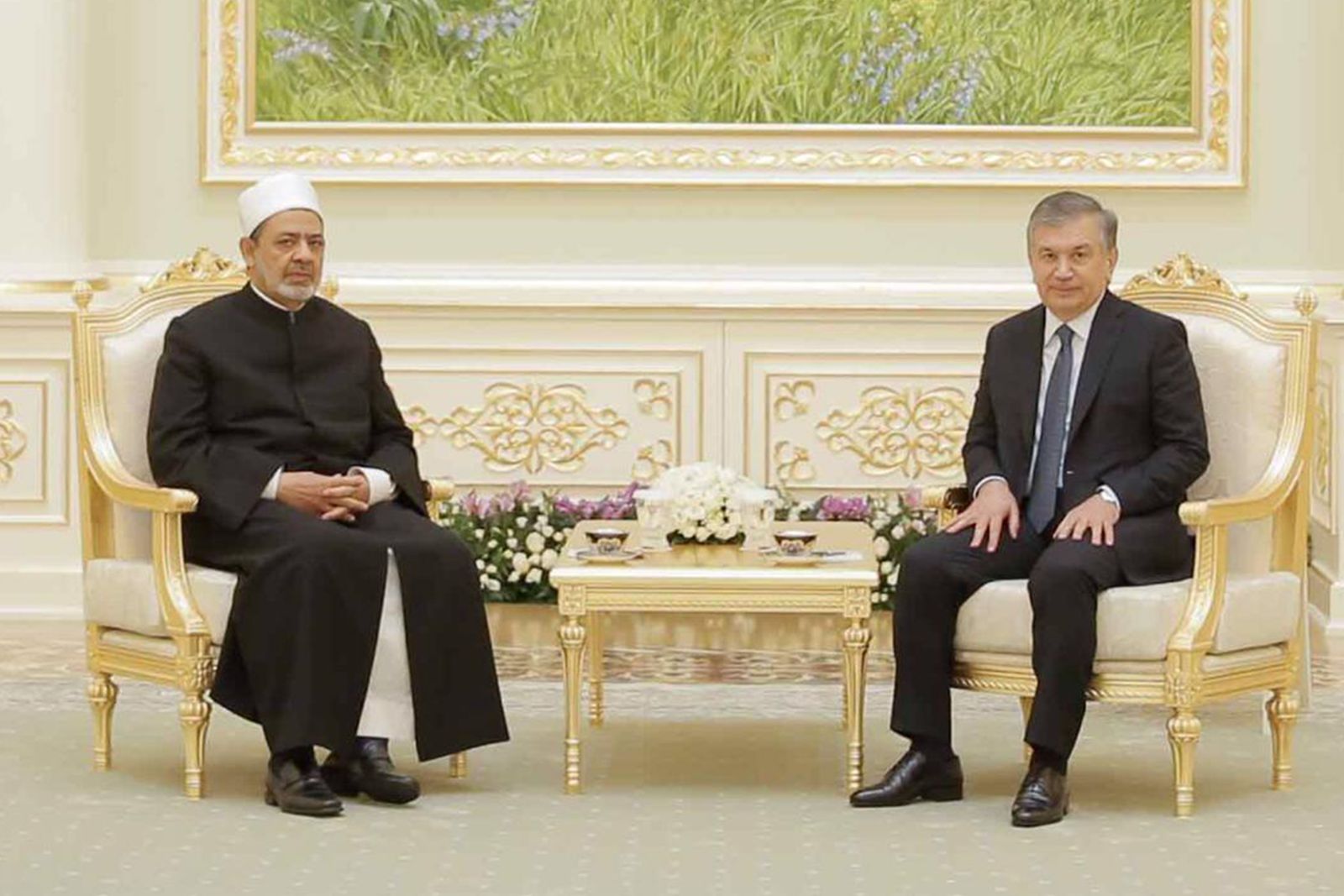 جولات الإمام الأكبر تستعيد المكانة العالمية والريادة التاريخية للأزهر