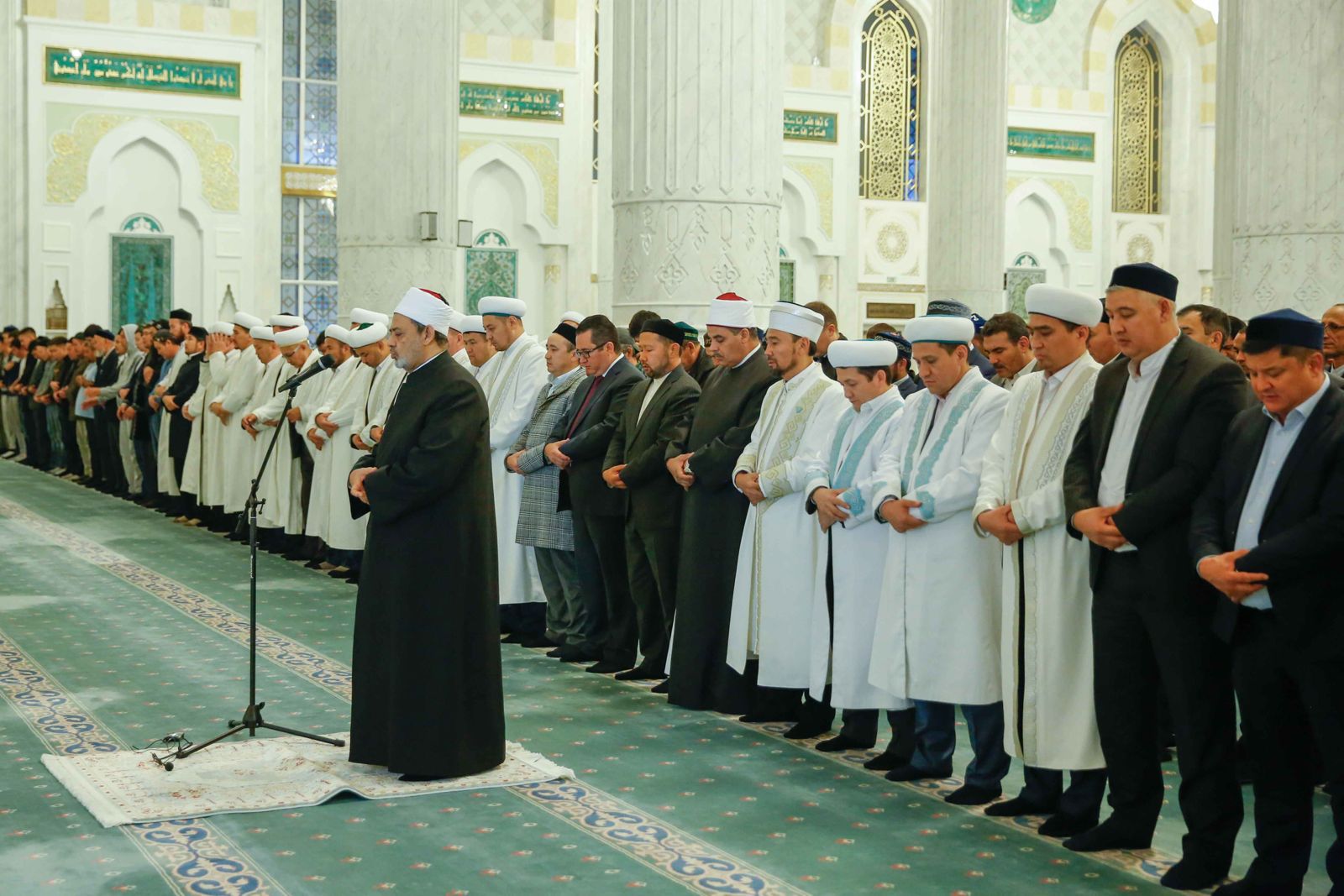 جولات الإمام الأكبر تستعيد المكانة العالمية والريادة التاريخية للأزهر