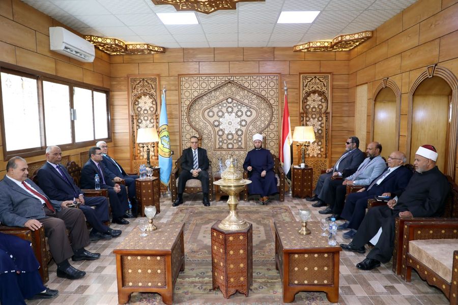 أسامة الأزهري يزور كلية أصول الدين بالشرقية 01