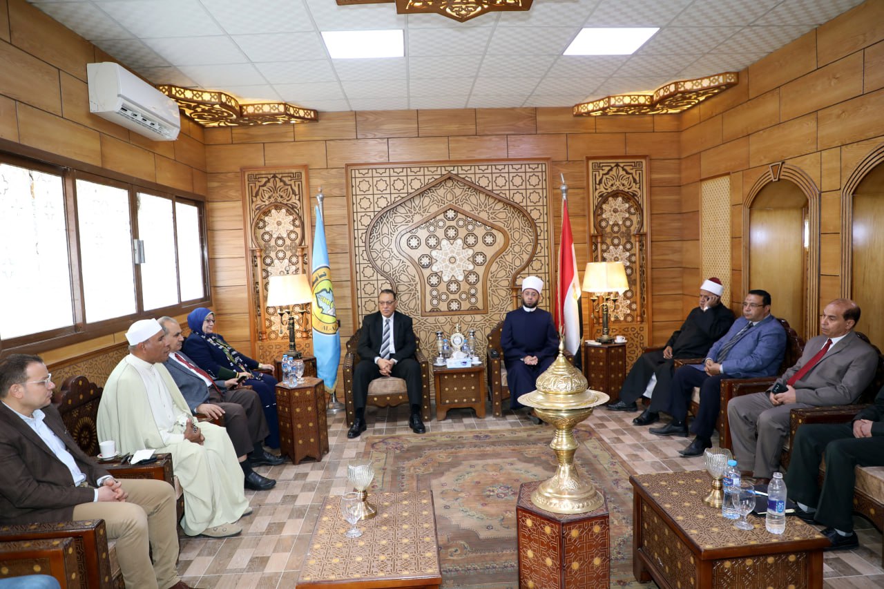 أسامة الأزهري يزور كلية أصول الدين بالشرقية 07