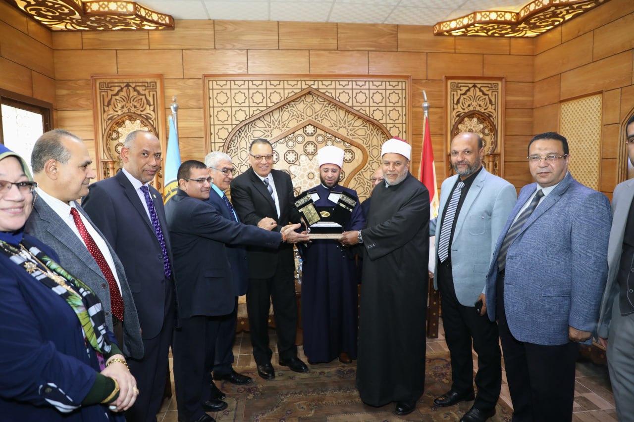 أسامة الأزهري يزور كلية أصول الدين بالشرقية 09