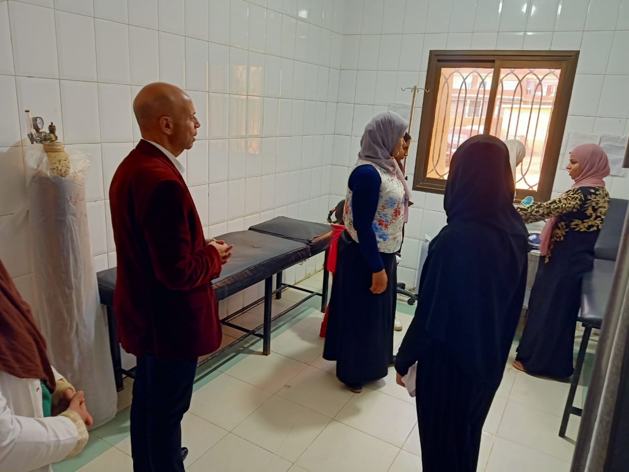 جولة وكيل الوزارة في المستشفى 