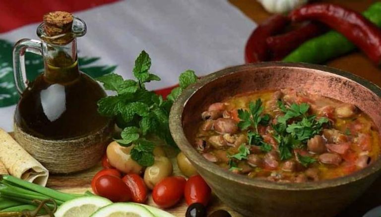 طريقة عمل الفول بالطماطم والبصل