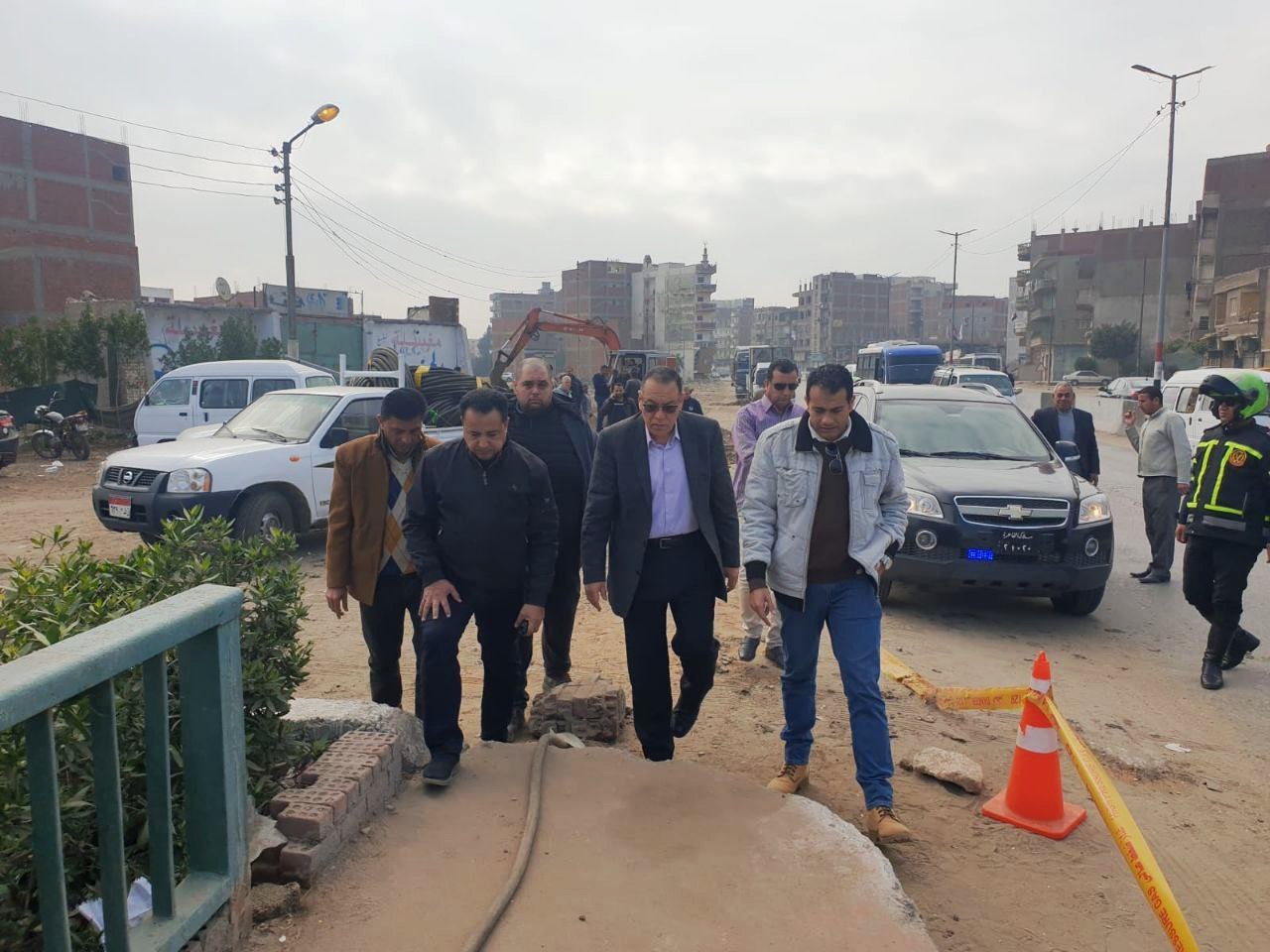 أعمال إصلاح تسريب خط الغاز الطبيعي 