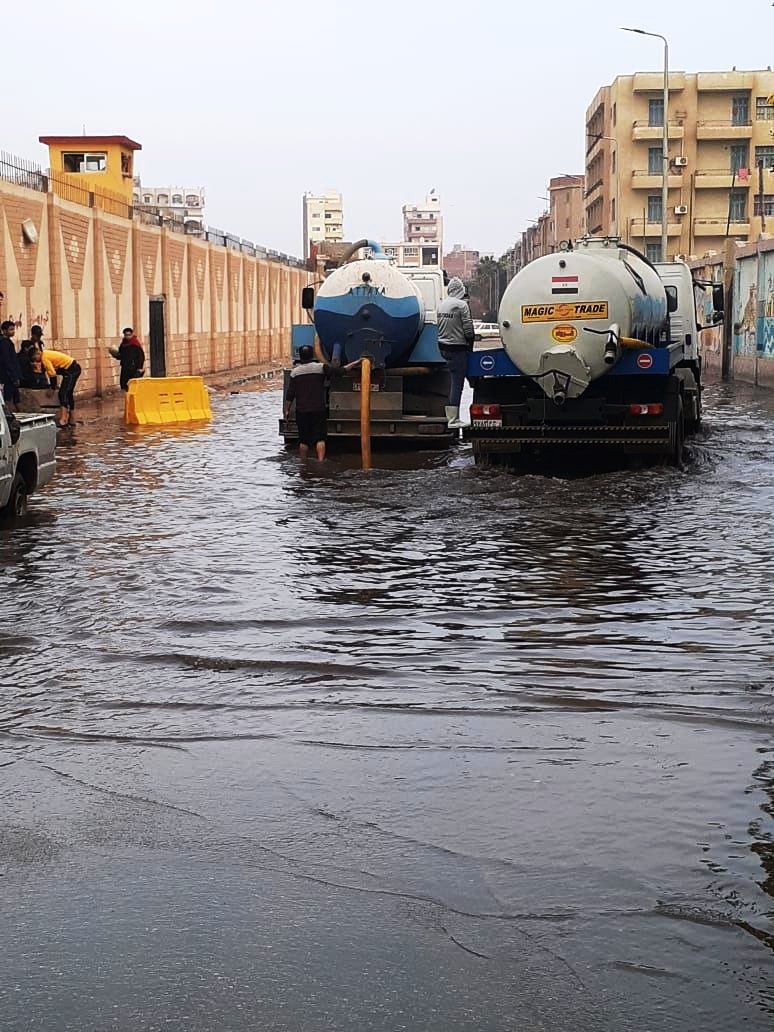 أعمال إصلاح كسر خط المياه