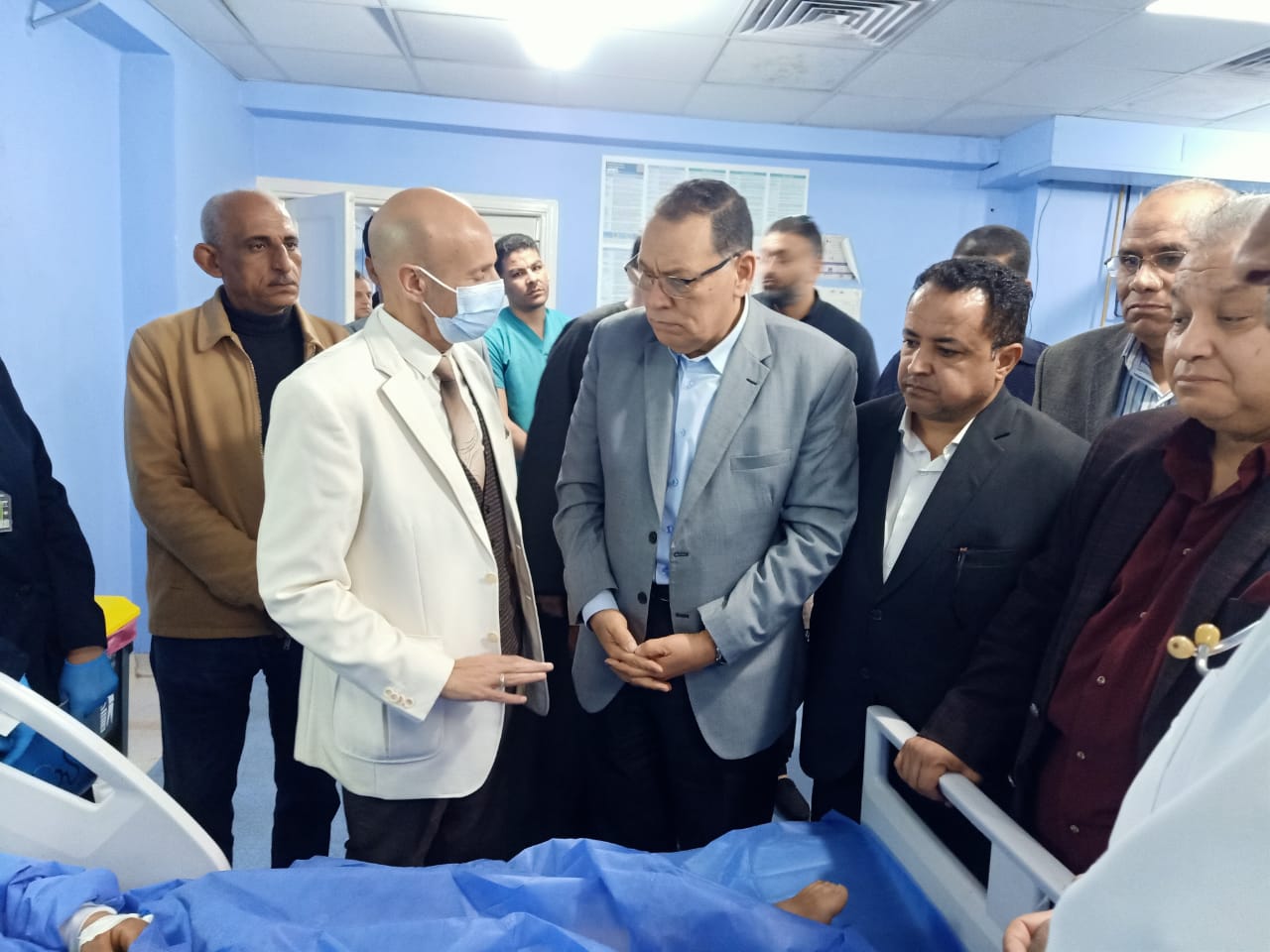 محافظ الشرقية يتابع حالة المصابين 02