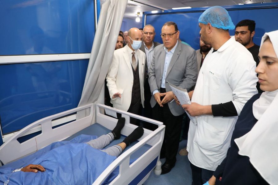 محافظ الشرقية يتابع حالة المصابين 06