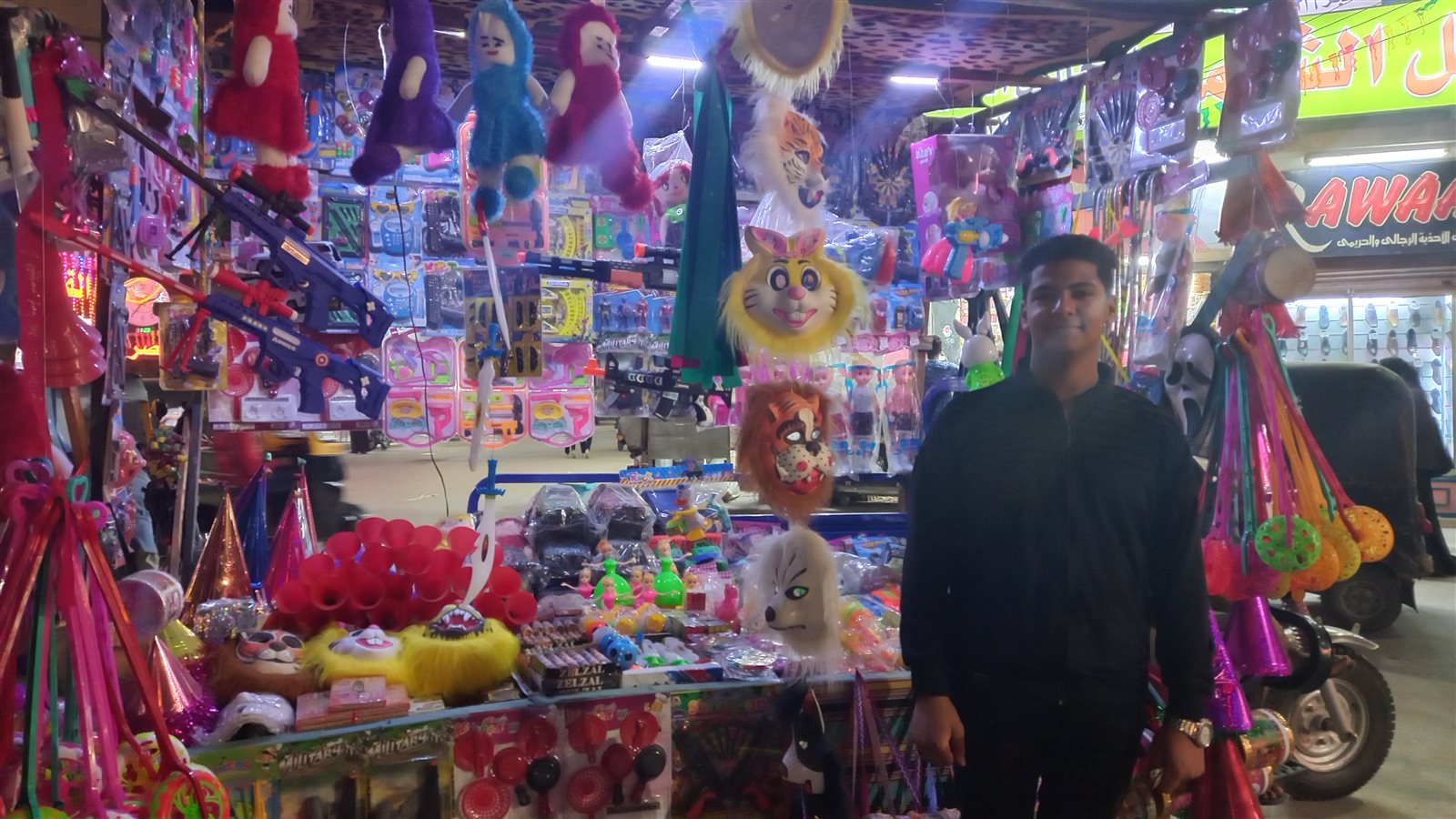 زياد بائع طرابيش بأسيوط- تصوير إيمان سمير 