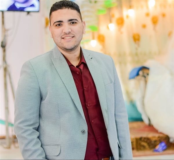 عبد المنعم عاشور 