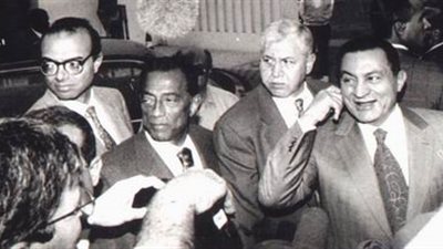 مصدر يكشف أول لقاء بين حسين سالم ومبارك منذ ثورة 25 يناير