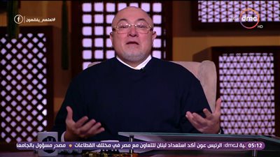 خالد الجندى: “إحنا بنعبد ربنا كده وكده.. حتى البرامج الدينية” (فيديو)