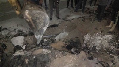 انفجار ماسورة مياة بطريق إسكندرية الصحراوي يؤدي لهبوط أرضي وتحويلات فى المترو