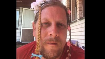 رئيس حزب سويدى يتعرض للاغتصاب بسبب معتقداته السياسية