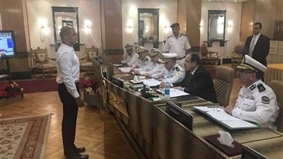 وزير الداخلية يمتحن المتقدمين لأكاديمية الشرطة فى كشف “الهيئة” (صور)