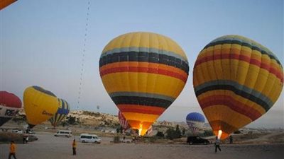 شاهد البالون الطائر.. سياحة السحاب فى الأقصر (فيديو)