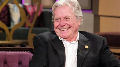 حسين فهمى: مبارك وطنى ومخلص.. والنقاب ليس حرية شخصية