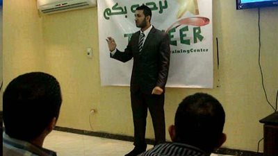 شاب يبتكر فكرة مشروع صغير بتكلفة بسيطة للقضاء على البطالة