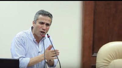 المتحدث العسكرى السابق للإعلاميين: “كن عين الطائر وعين النملة” (فيديو)