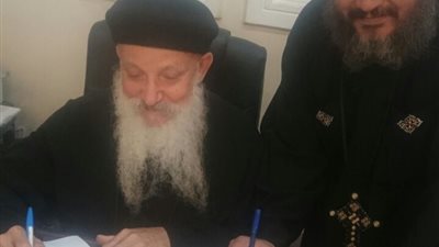 “الكاثوليك” و”الأرثوذكس” و”الروم” يوقعون على حملة دعم السيسي (صور وفيديو)