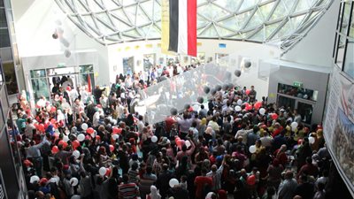 “من أجل مصر” تنظم مظاهرة حب ودعم للرئيس فى مستشفى “57357” (صور)