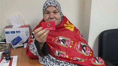 كبيرة مشجعة الأهلى: حلمى بشقة تمليك.. وغادة والي تستجيب على الهواء