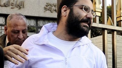 “النقض” تؤيد حبس علاء عبد الفتاح 5 سنوات بأحداث مجلس الشوري