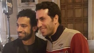 “صلاح” يداعب “أبو تريكة” على تويتر.. والأخير يفصح له عن مجموعة مصر بكأس العالم (صور)