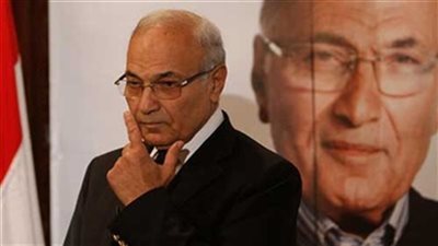 “شفيق” يلتقى أحد قيادات حزبه.. ويؤكد: لم أحسم موقفى من الترشح للرئاسة (بيان)