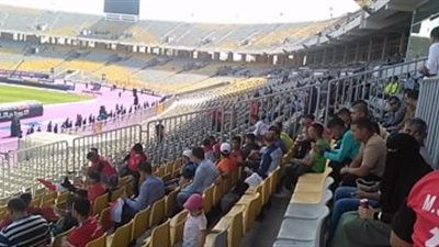 بدء دخول جماهير الأهلى استاد برج العرب لودية أتليتكو مدريد وإلغاء فقرات الغناء بسبب حادث الكنيسة الإرهابي