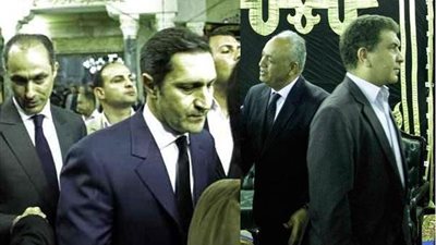 للمرة الثانية.. علاء وجمال مبارك فى ميدان التحرير لأداء واجب العزاء فى وفاة إبراهيم نافع