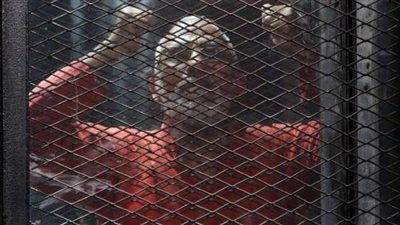 تأجيل محاكمة بديع ونجل مرسي في “فض اعتصام رابعة” لـ16 يناير