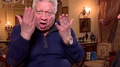 مرتضى منصور: “حمدى النقاز لقى فى الدولاب 3 جزم مقلوبين ابعد عننا يا عتال” (فيديو)