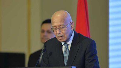 قرار من رئيس الوزراء بشأن رسوم من سبق لهم أداء العمرة