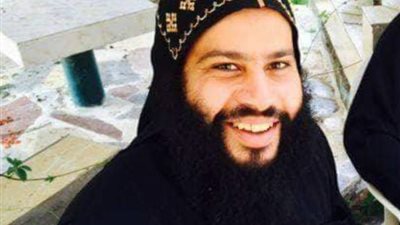 أسرة المتهم بقتل الأنبا إبيفانيوس تطالب النائب العام بتمكينهم من لقاءه