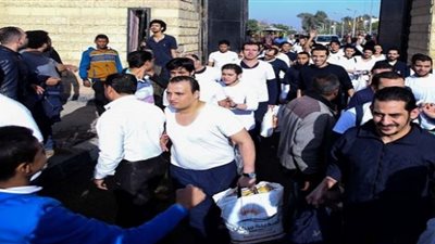 الإفراج عن 2376 من نزلاء السجون بينهم 627 من الغارمين وسط فرحة عارمة