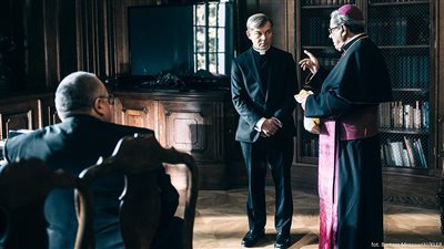 قصة الفيلم الذي ناقش انتهاكات الكنيسة الكاثوليكية وحطم الأرقام القياسية (صور وفيديو)