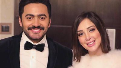 خاص.. زوجة تامر حسني في أمريكا لوضع مولودها الثالث خلال أيام