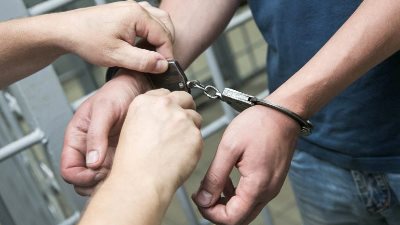 نائب محافظ القاهرة: إخلاء سبيل مسؤولي حي عين شمس المتهمين باستغلال النفوذ