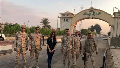 أول برنامج في سيناء.. إيمان الحصري في حلقة خاصة من أرض الفيروز (صور)