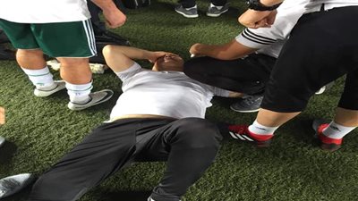 نقل حسام حسن للمستشفى بعد الاعتداء عليه من جماهير فيتا كلوب (صور)