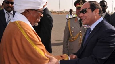 السيسي مع البشير: تحيا مصر.. تحيا السودان