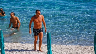 أنطونيو كونتى يهرب من مفاوضات الريال ويستجم في الغردقة