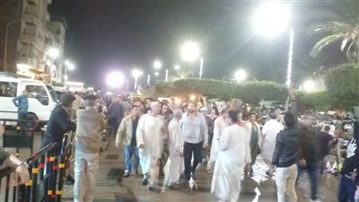 زحام شديد بالليلة الختامية لمولد الدسوقي (صور)